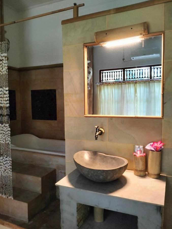 Kaia Lovina Guest House Junior Suite Экстерьер фото