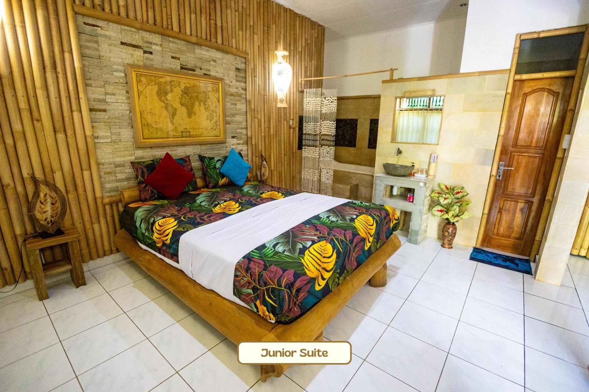 Kaia Lovina Guest House Junior Suite Экстерьер фото