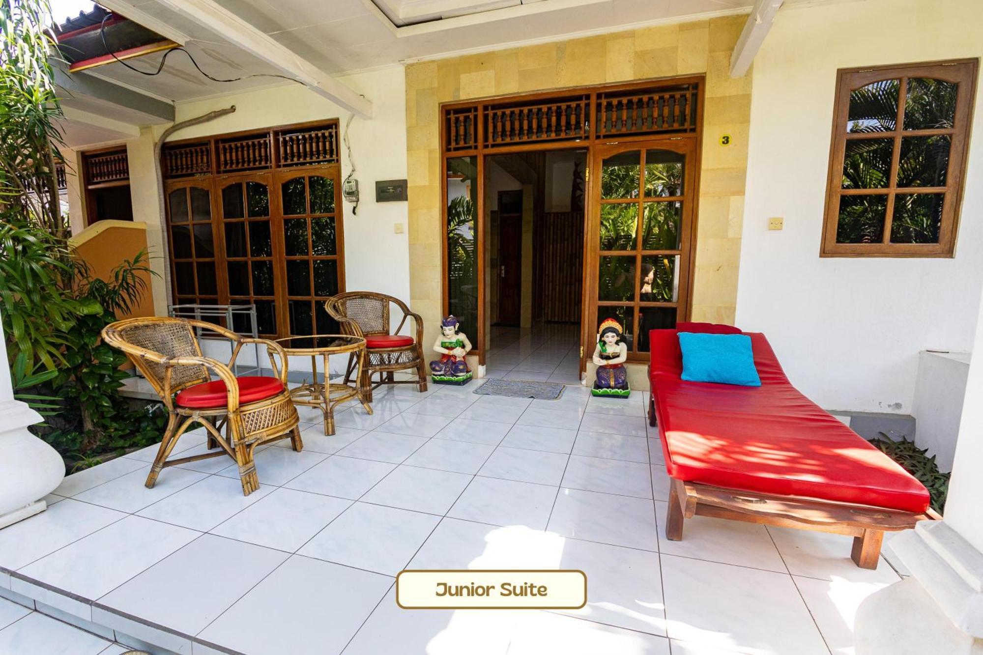 Kaia Lovina Guest House Junior Suite Экстерьер фото