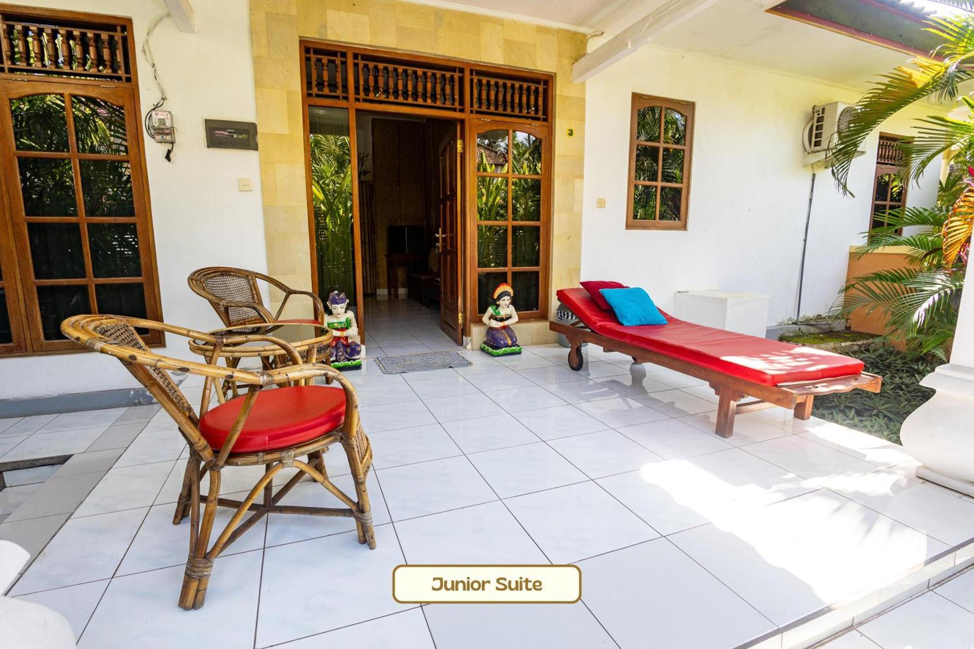 Kaia Lovina Guest House Junior Suite Экстерьер фото