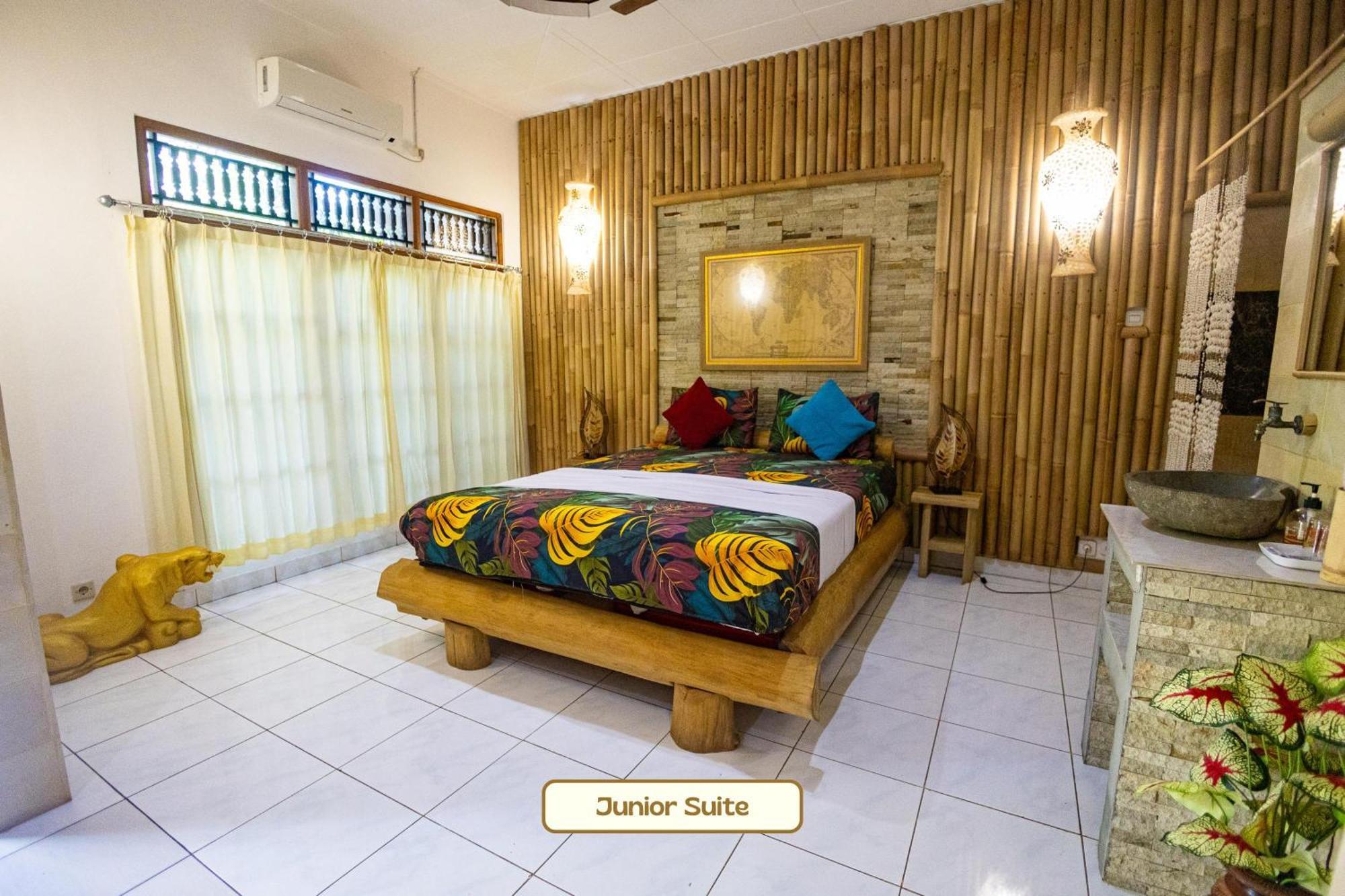Kaia Lovina Guest House Junior Suite Экстерьер фото